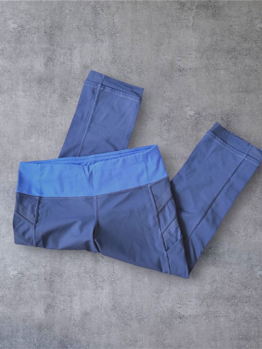Lululemon Crop Leggings Blue Black Zip Pocket Size 6